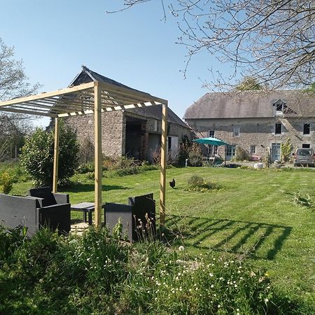 Montpinchon La Bicyclette Bleue Bed & Breakfast エクステリア 写真