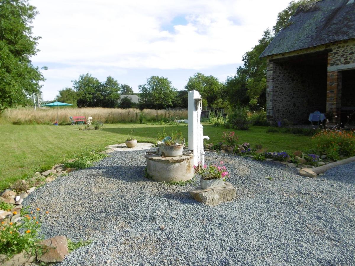 Montpinchon La Bicyclette Bleue Bed & Breakfast エクステリア 写真