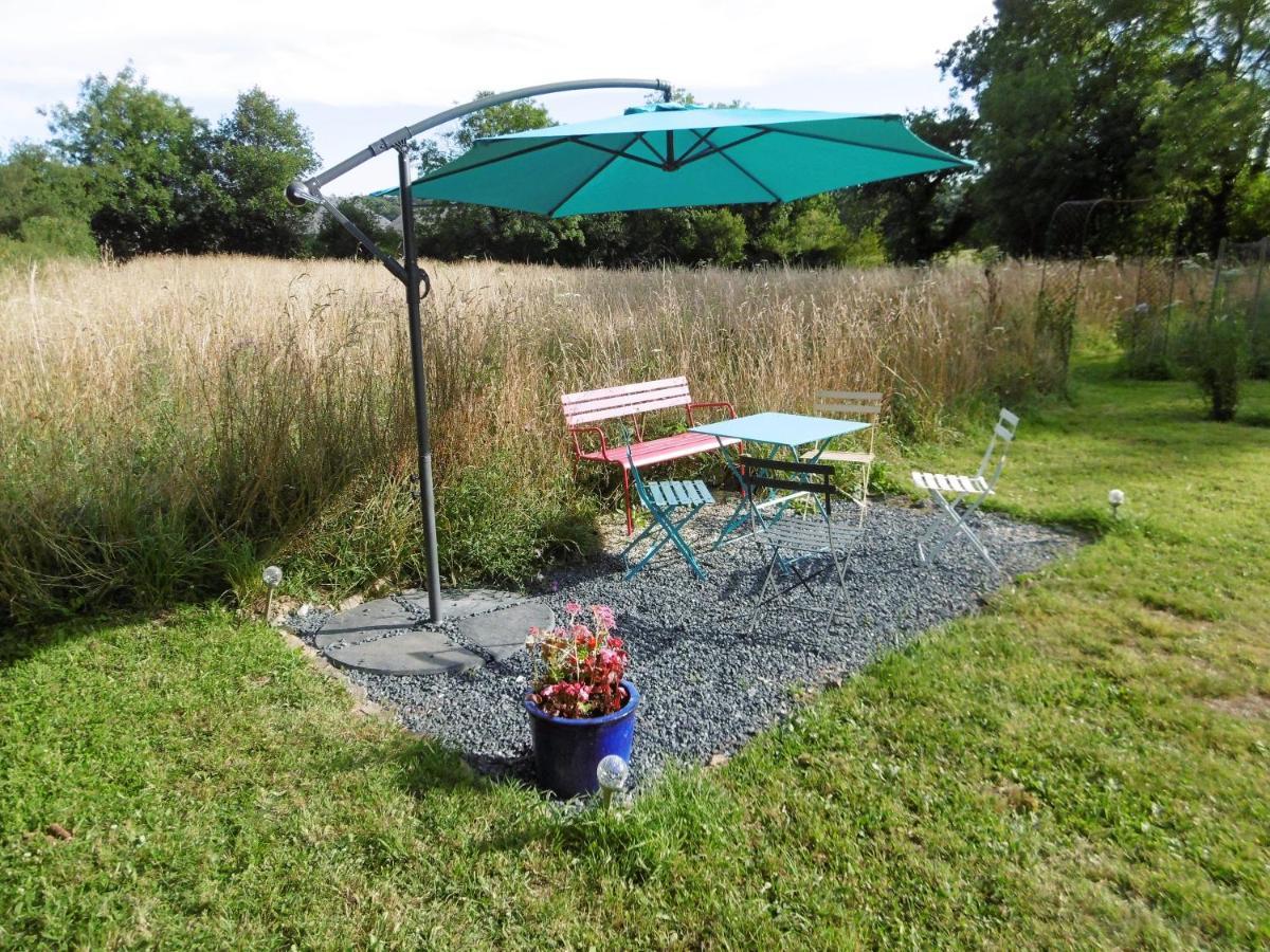 Montpinchon La Bicyclette Bleue Bed & Breakfast エクステリア 写真