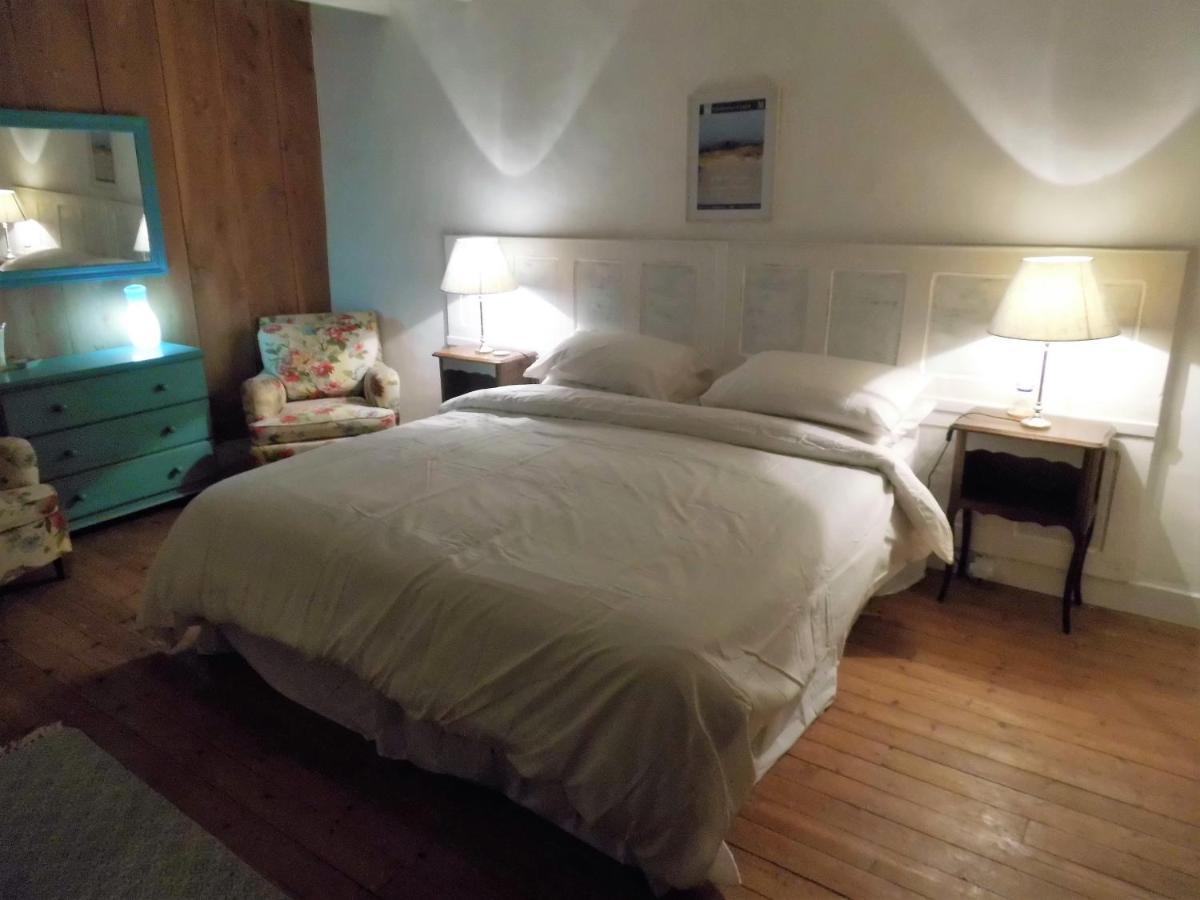 Montpinchon La Bicyclette Bleue Bed & Breakfast エクステリア 写真