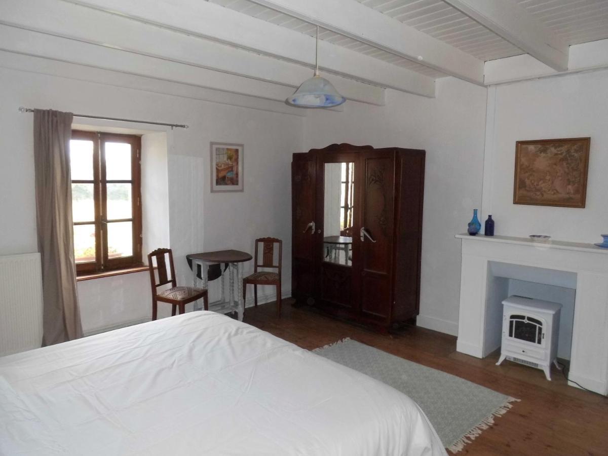 Montpinchon La Bicyclette Bleue Bed & Breakfast エクステリア 写真
