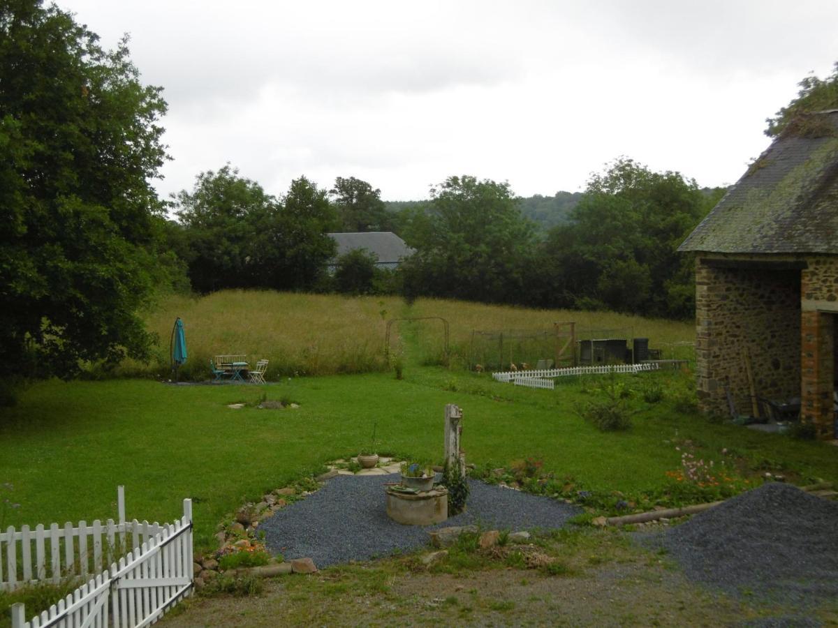 Montpinchon La Bicyclette Bleue Bed & Breakfast エクステリア 写真