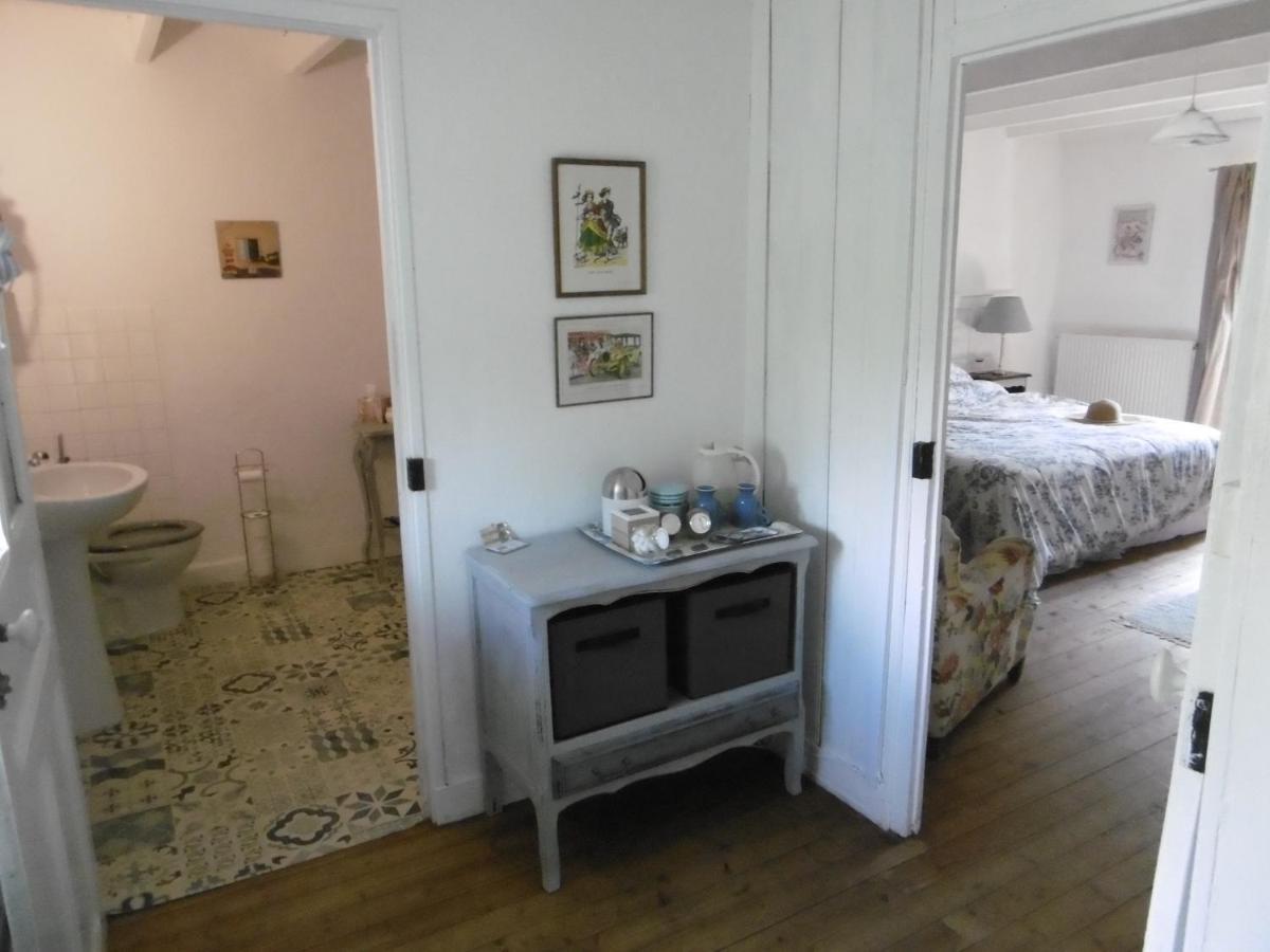 Montpinchon La Bicyclette Bleue Bed & Breakfast エクステリア 写真