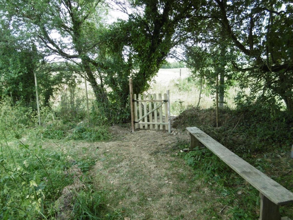 Montpinchon La Bicyclette Bleue Bed & Breakfast エクステリア 写真
