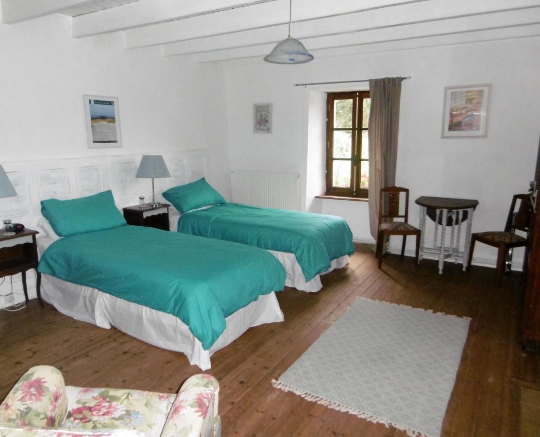Montpinchon La Bicyclette Bleue Bed & Breakfast エクステリア 写真