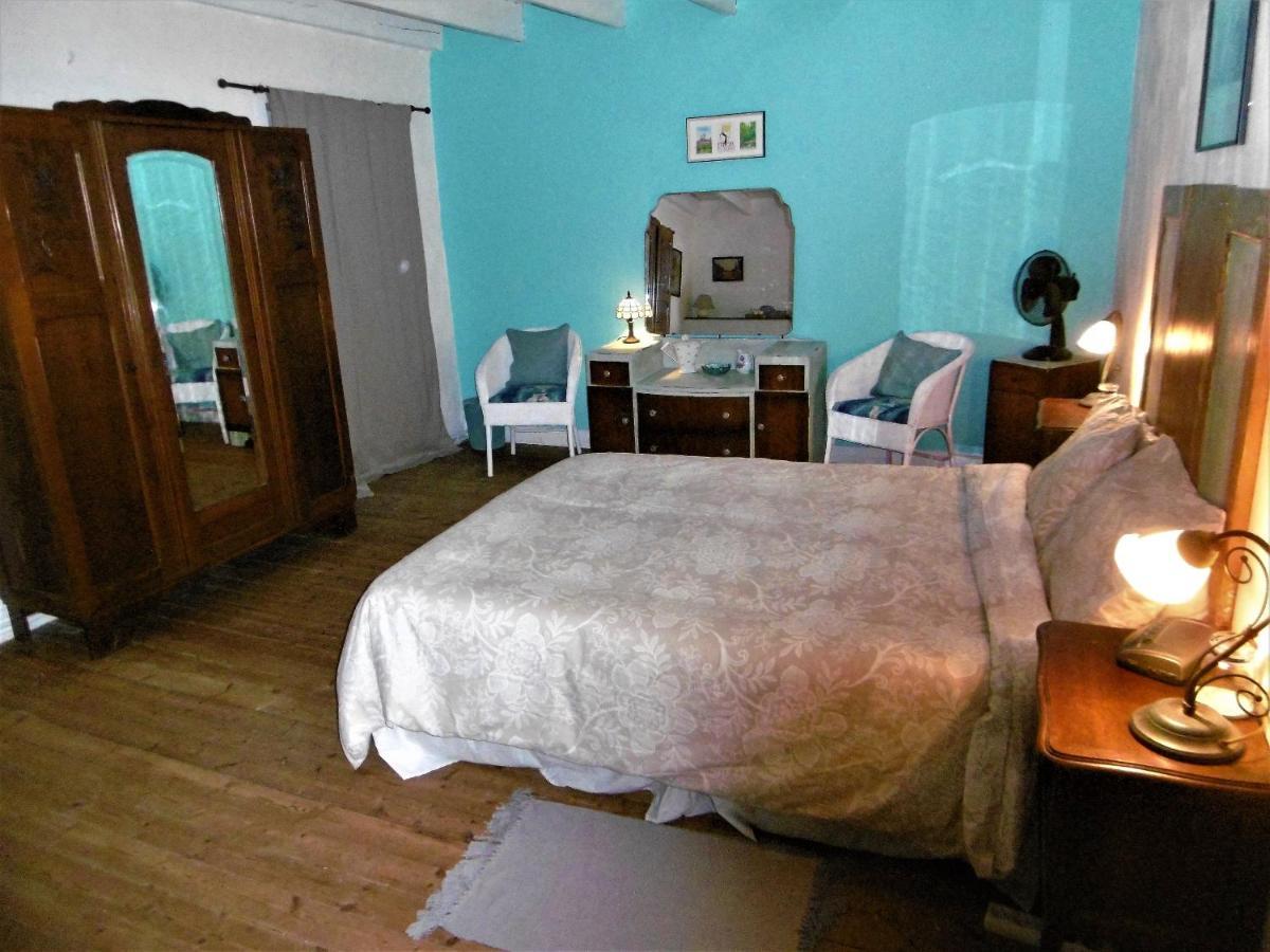 Montpinchon La Bicyclette Bleue Bed & Breakfast エクステリア 写真