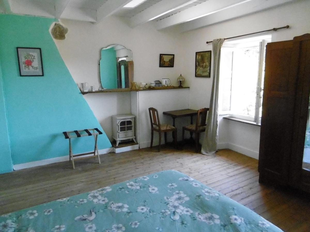 Montpinchon La Bicyclette Bleue Bed & Breakfast エクステリア 写真