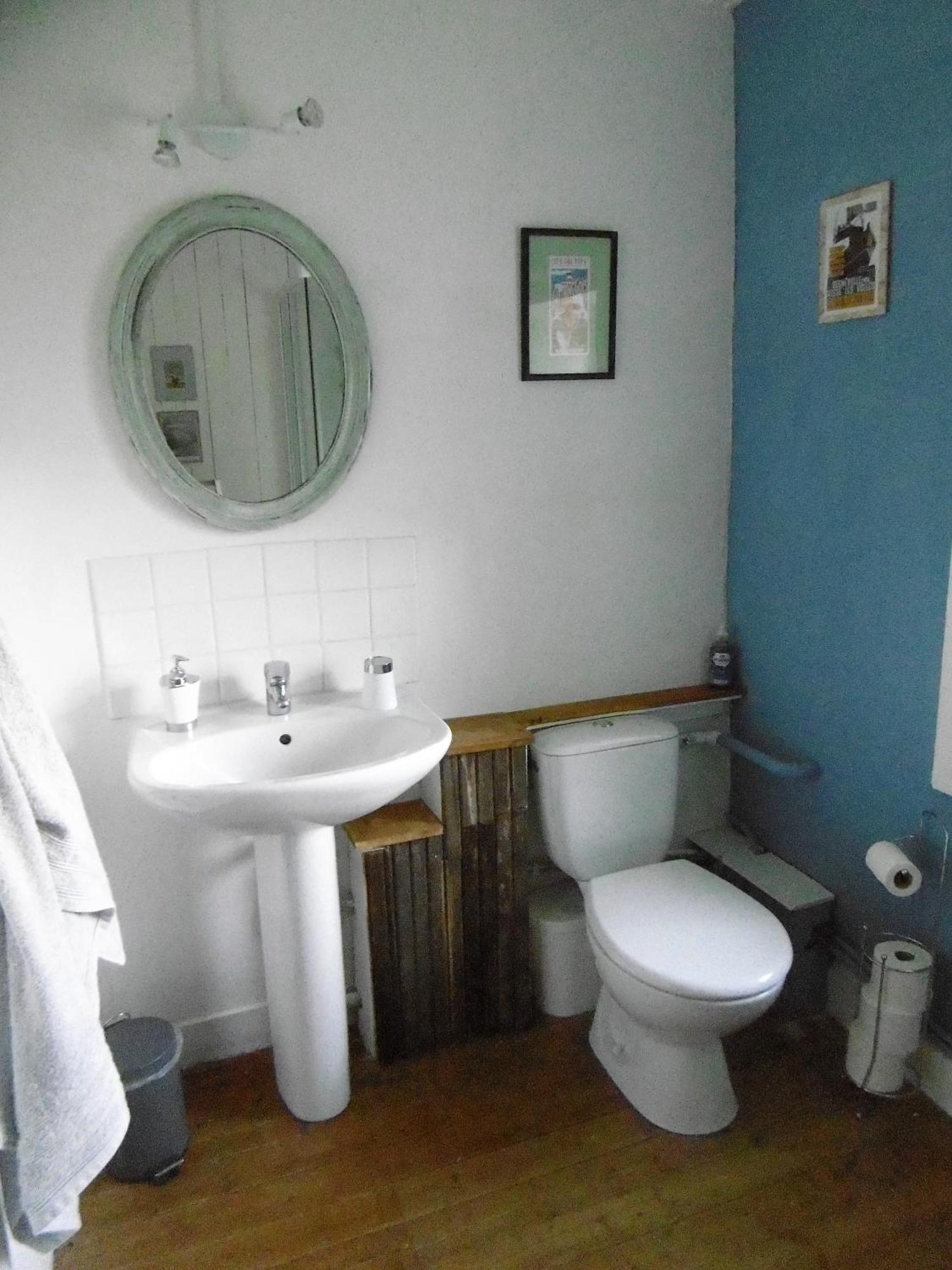 Montpinchon La Bicyclette Bleue Bed & Breakfast エクステリア 写真